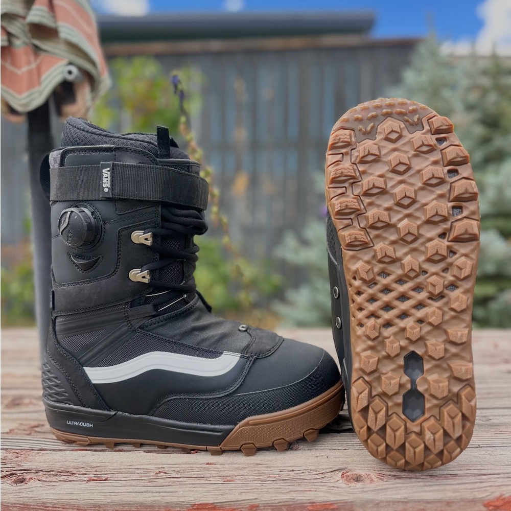 Vans men’s Black and white Snow Boots with gum bottom